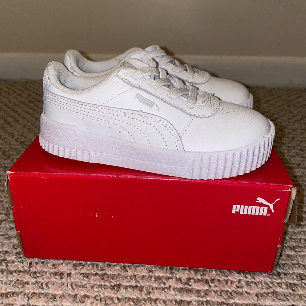 Adidas Carina sz 9c gently worn